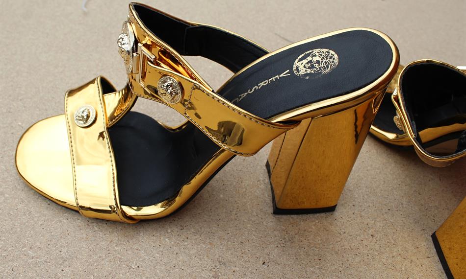 2017-8-11-1015foto 9 - dámská obuv Versace.JPG